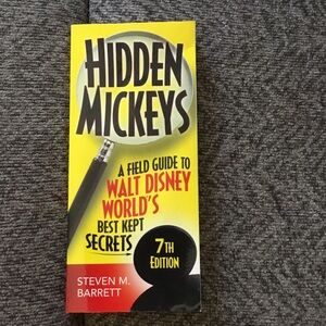Hidden Mickeys Field Guide Book, Disney